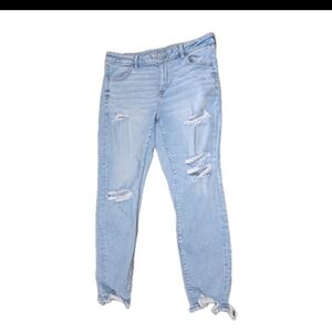 American Eagle Outfitters Light Blue Cropped Jeans